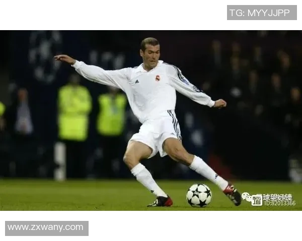 足球历史上踢破网的传奇球星是谁 他如何创造这一惊艳瞬间